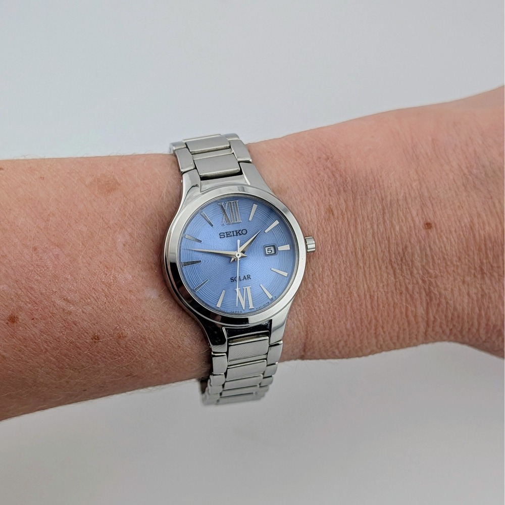 Seiko Solar V137-0BH0 Women's Watch Blue Guilloche Dial Date Stainless Steel Box - Picture 13 of 13